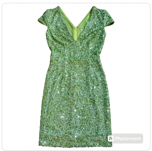 DRESS THE POPULATION Zoe V-Neck Green Sequin Bodycon Mini  Dress - Picture 5 of 15